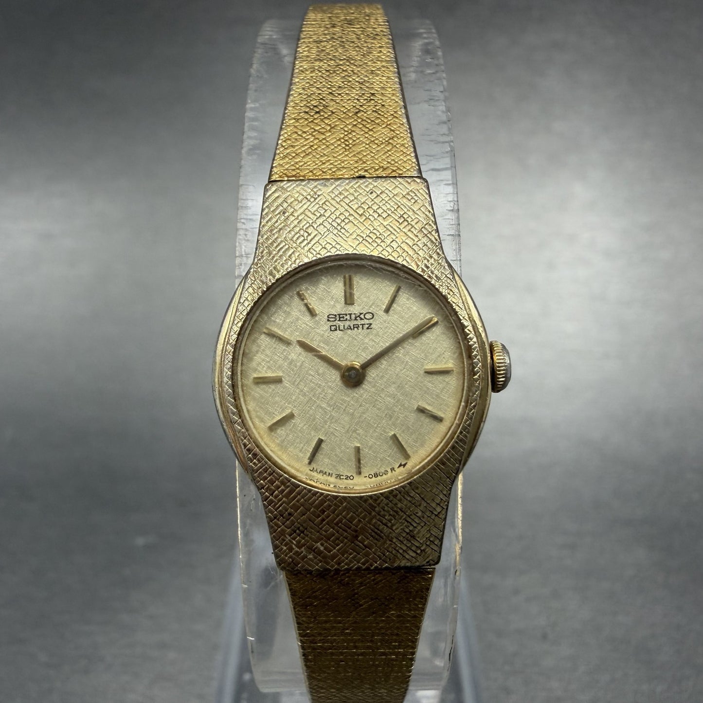 Seiko Watch Women 17mm Champange Dial Gold Tone Round 2C20-0149 New Battery KO890