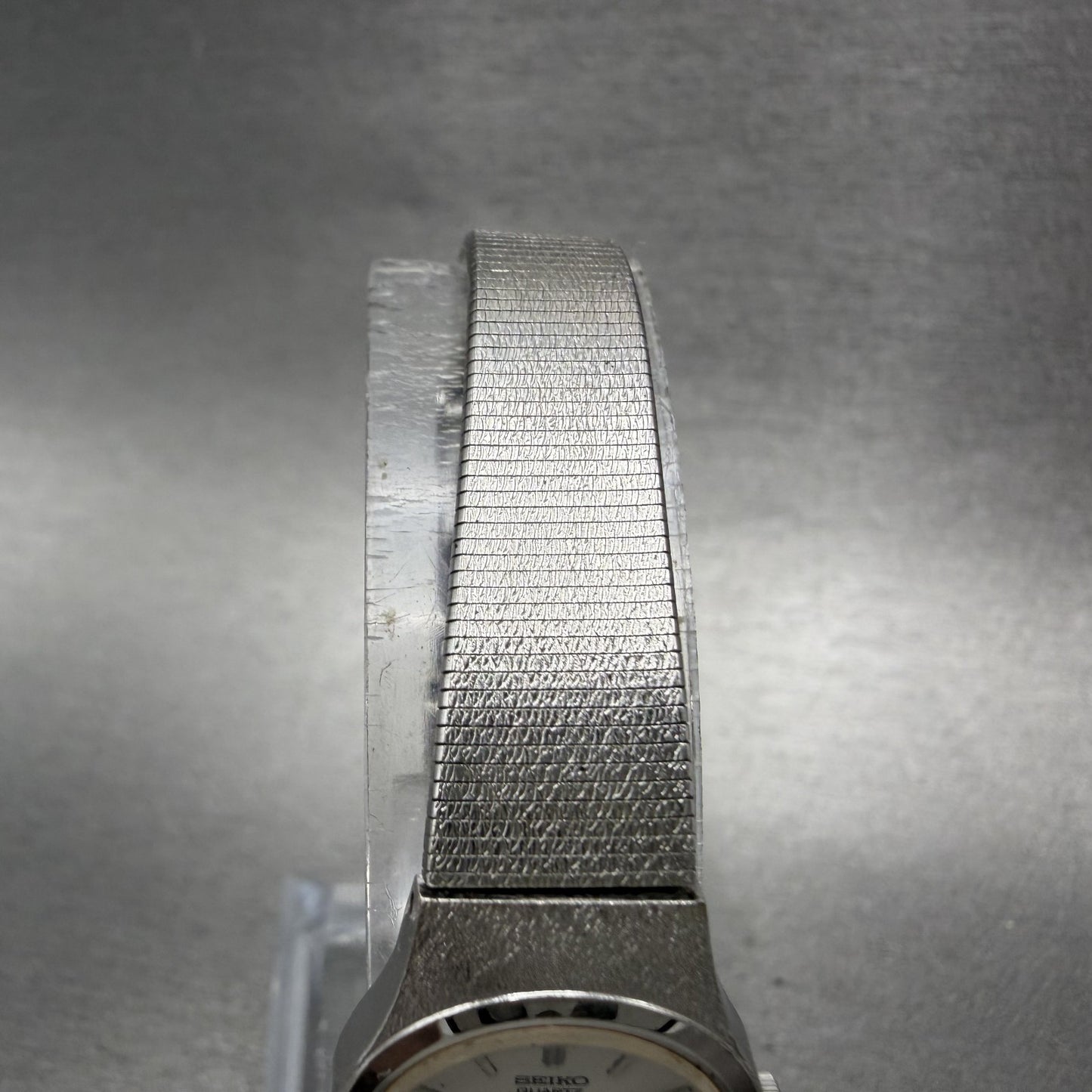 Seiko Watch Women 18mm Silver Dial Silver Tone Round 2C20-0020 New Battery4