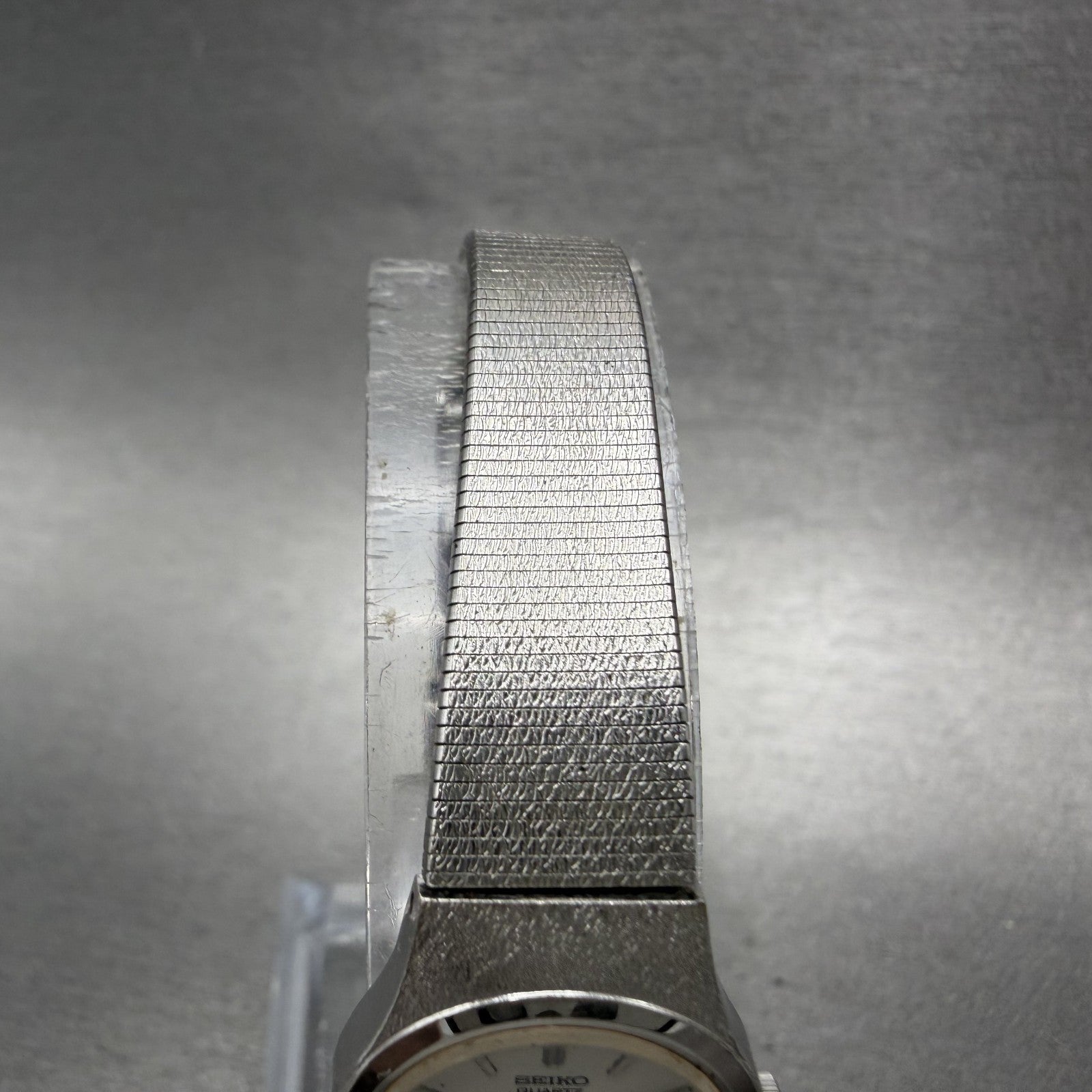 Seiko Watch Women 18mm Silver Dial Silver Tone Round 2C20-0020 New Battery4