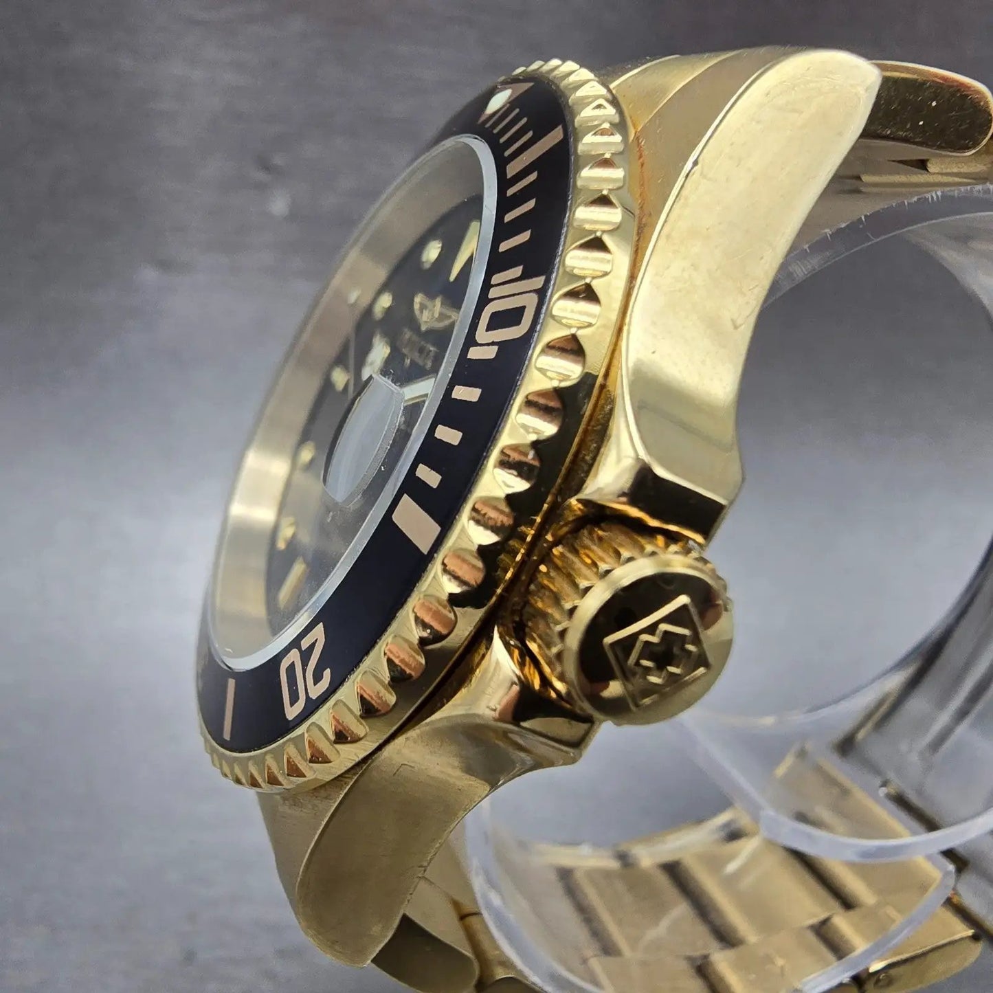 Invicta Pro Diver Watch Men 40mm Black Dial Gold Tone Date 26975 New Battery2