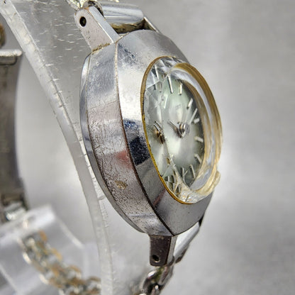 Orient Watch Women 17mm Green Dial Silver Tone Oval Manual Wind Runs Vintage3