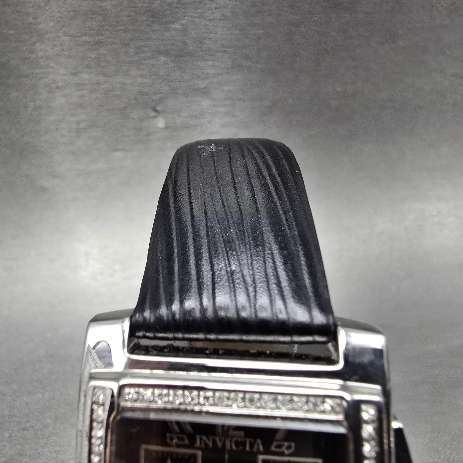 Invicta Chronograph Watch Women 30mm Black Dial Silver Tone 2011 New Battery4