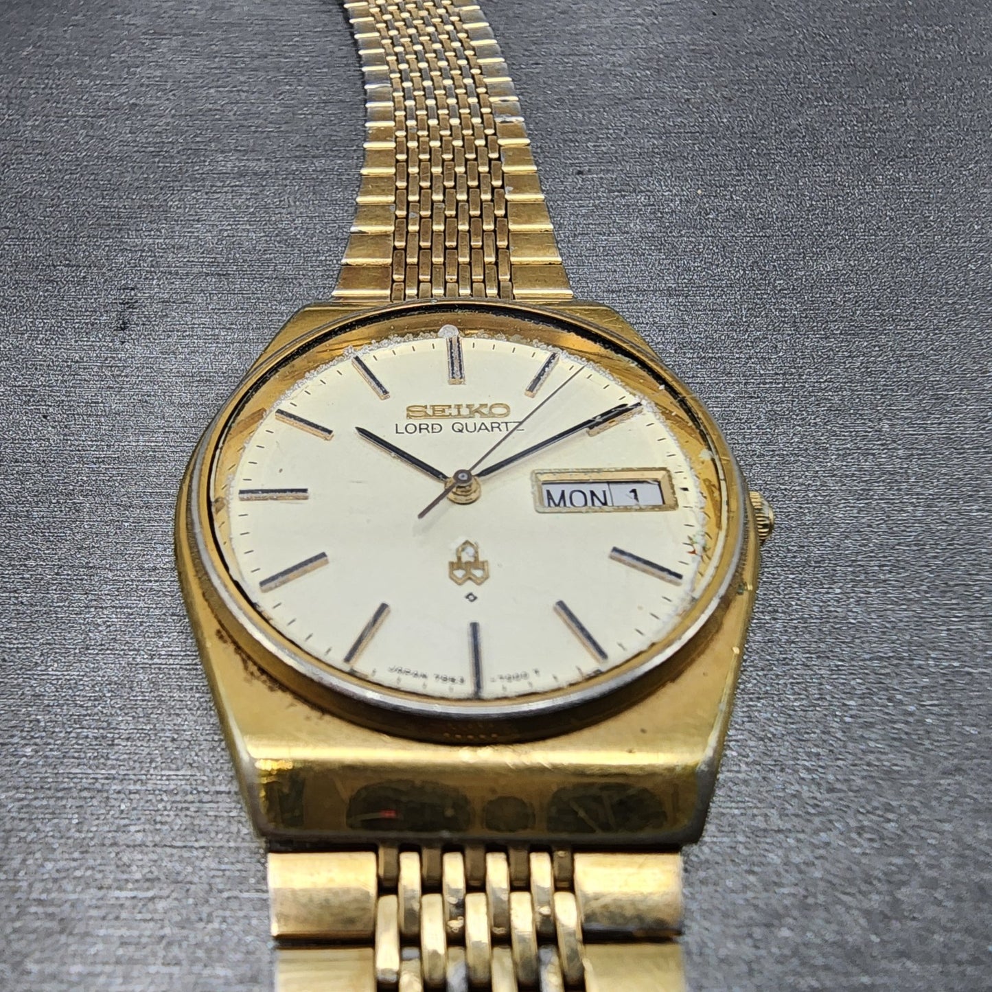 Seiko Lord quartz Watch Men 34mm Cream Dial Gold Tone Daydate 78537010 PARTS3