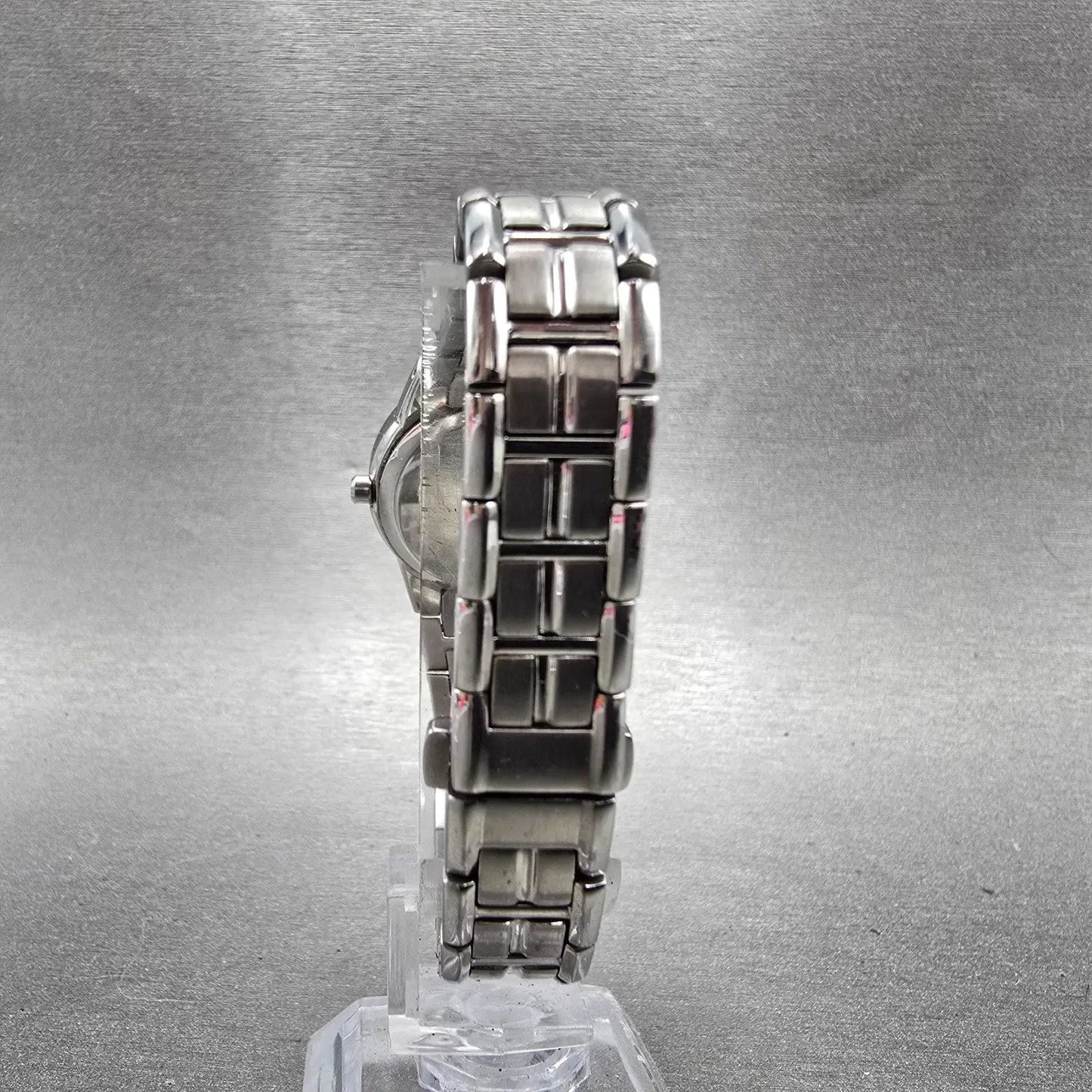 Citizen Eco-Drive Watch Women 26mm Black Dial Silver Tone Date E011-S058503 Runs8