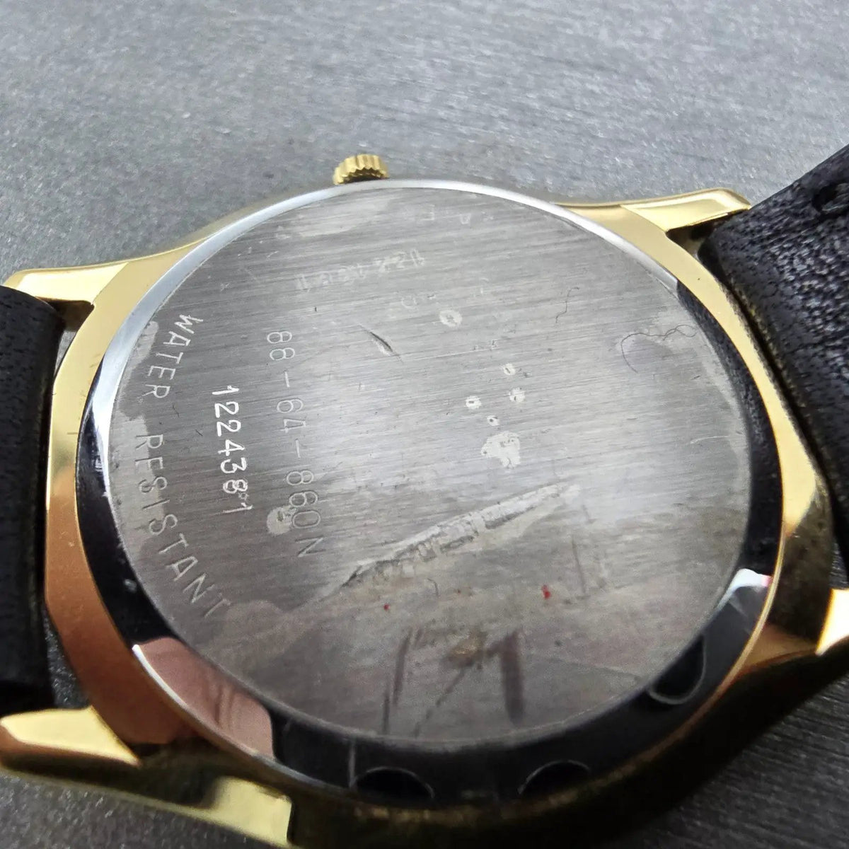 Movado Museum Watch Men 33mm Black Dial Gold Tone Round 88-64-860N New Battery10