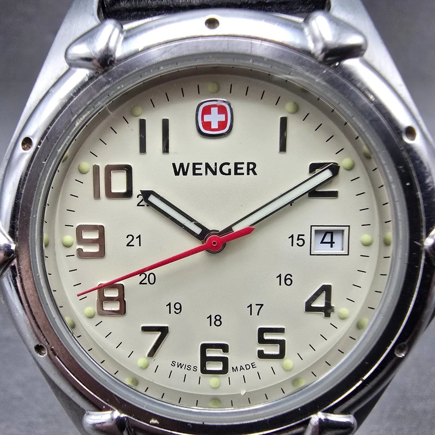 Wenger Watch Men 41mm White Dial Silver Date Round 7311X New Battery Swiss1