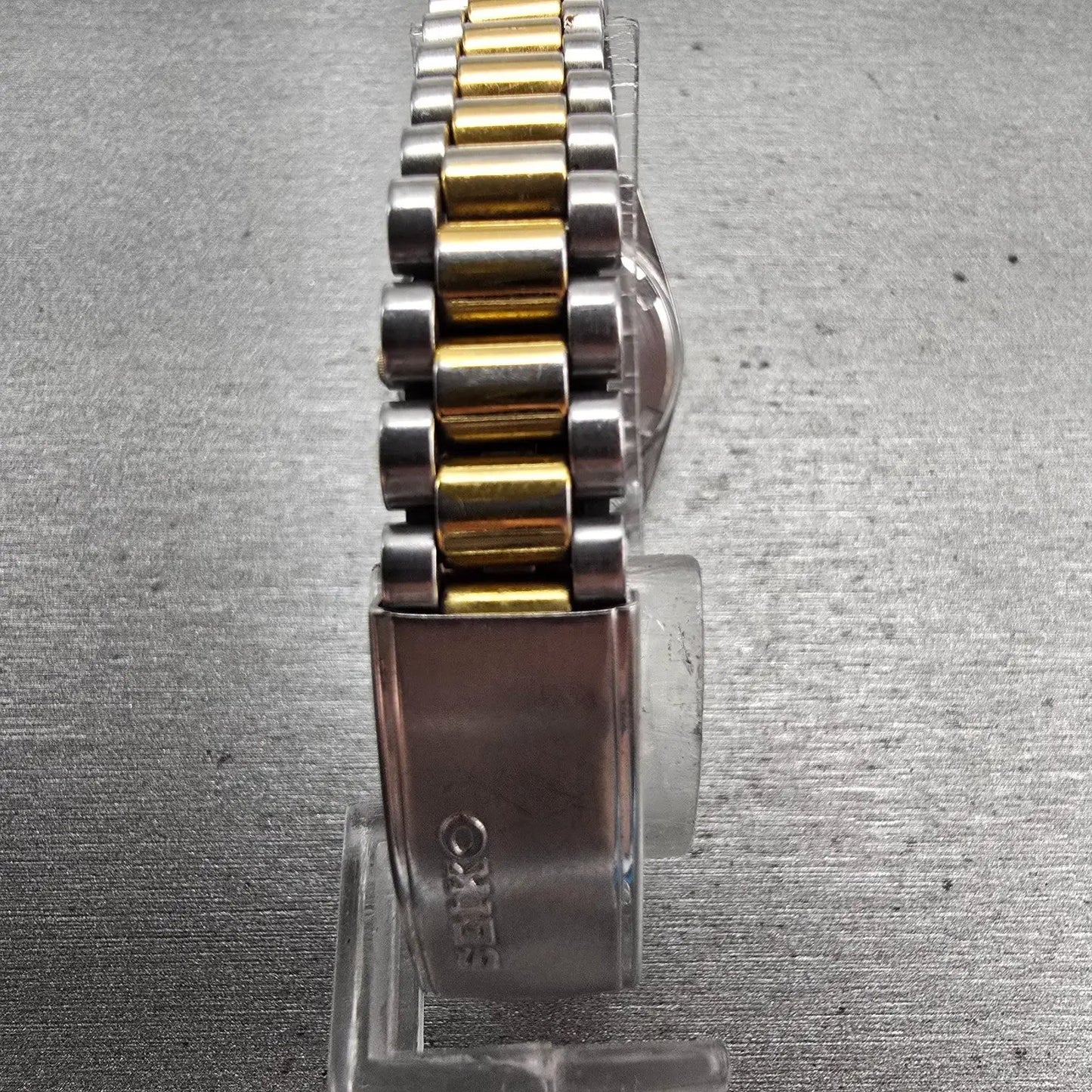 Seiko Watch Women 23mm Gold Dial Two Tone Daydate Round 7N83-0041 New Battery7
