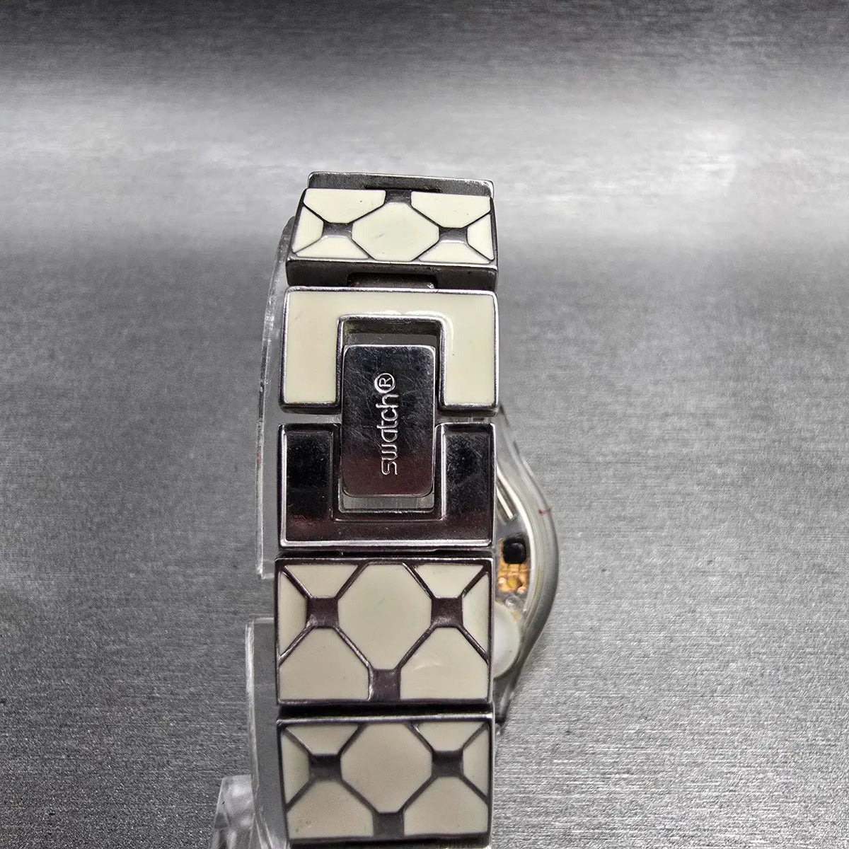 Swatch Elegantly Framed Watch Women 34mm Silver Dial Clear Case SFK356G New Batt7