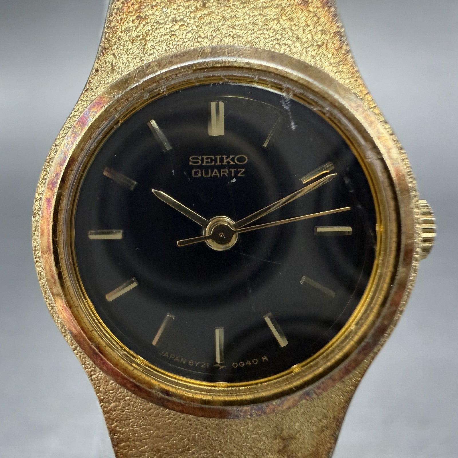 Seiko Watch Women 20mm Black Dial Gold Tone Round 8y21-0029 New Battery IJJOPS1