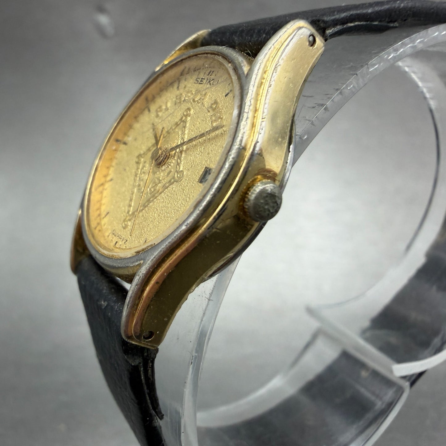 Seiko Watch Women 22mm Champagne Dial Gold Tone Round Date 3Y02-0039 New Battery2