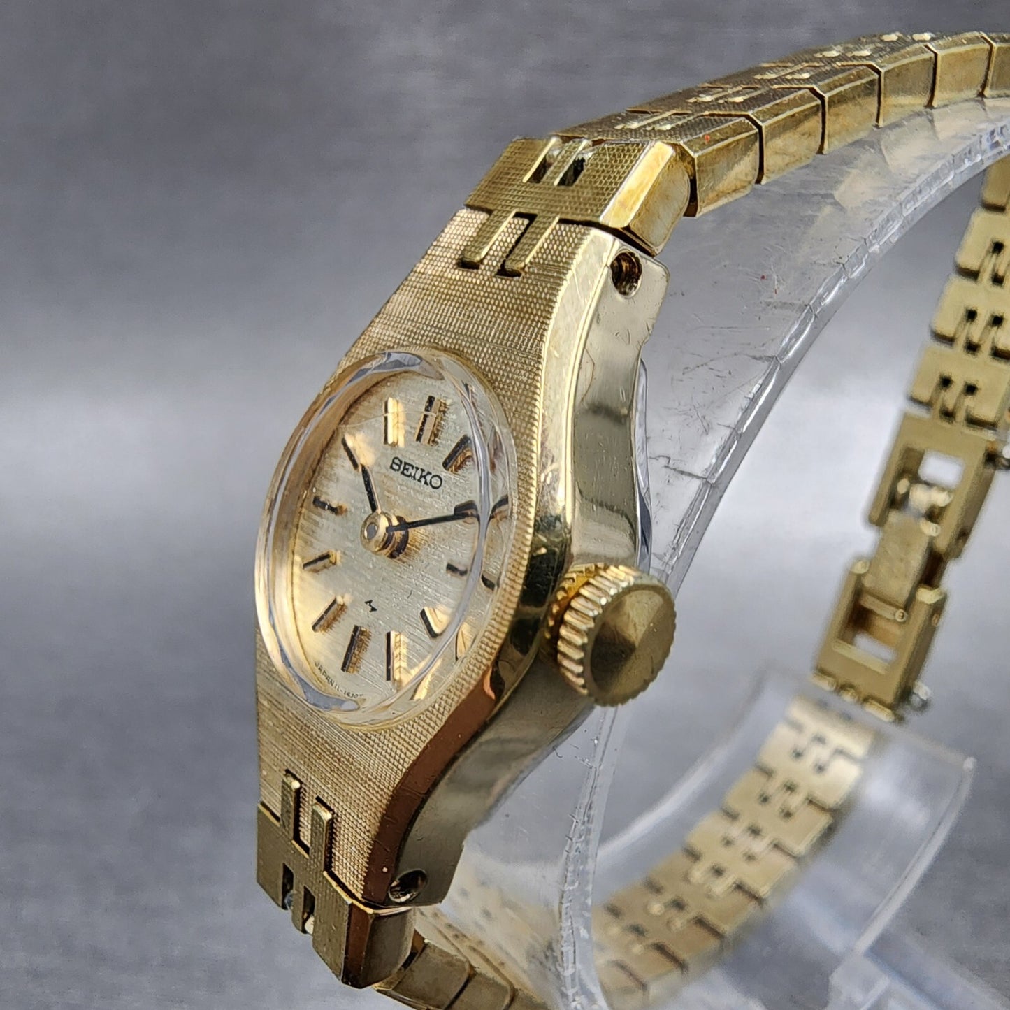 Seiko Watch Women 17mm Gold Dial Gold Tone Manual Round Runs 1106392