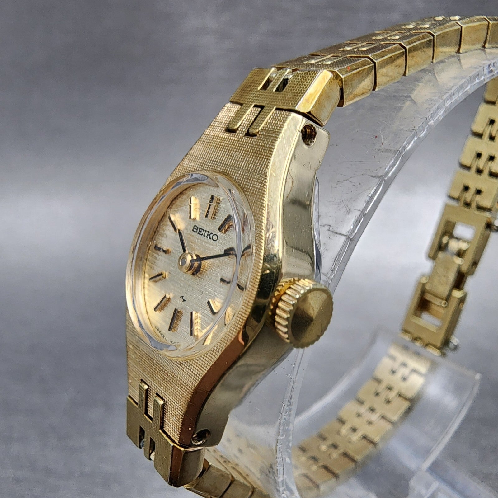 Seiko Watch Women 17mm Gold Dial Gold Tone Manual Round Runs 1106392