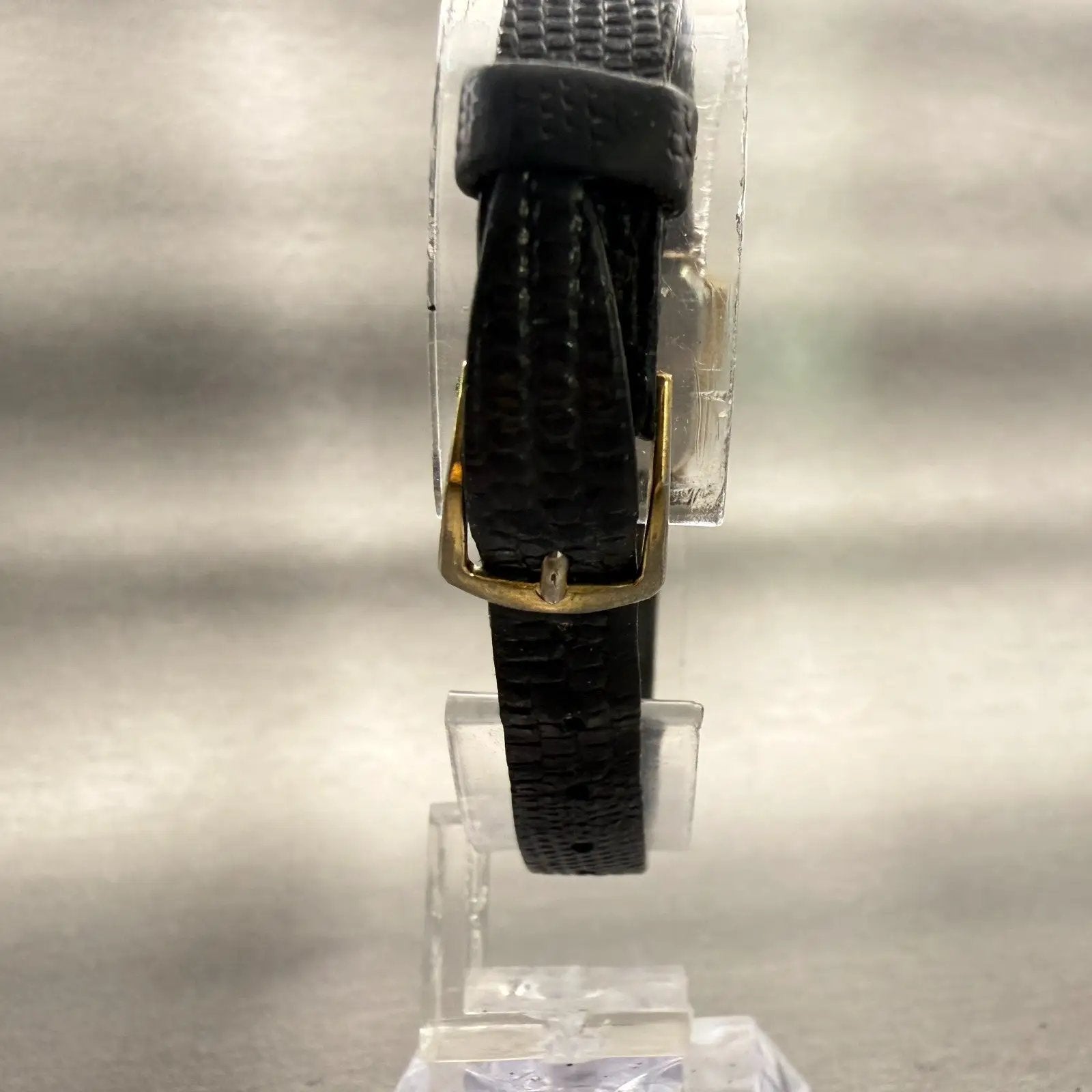 Seiko Watch Women 18mm Ivory Dial Gold Tone Rectangle 1400-8440 New Battery VTG7