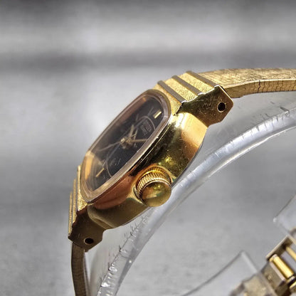 Citizen CQ Watch Women 16mm Black Dial Gold Tone Rectangle 2951-293789 New Batt2