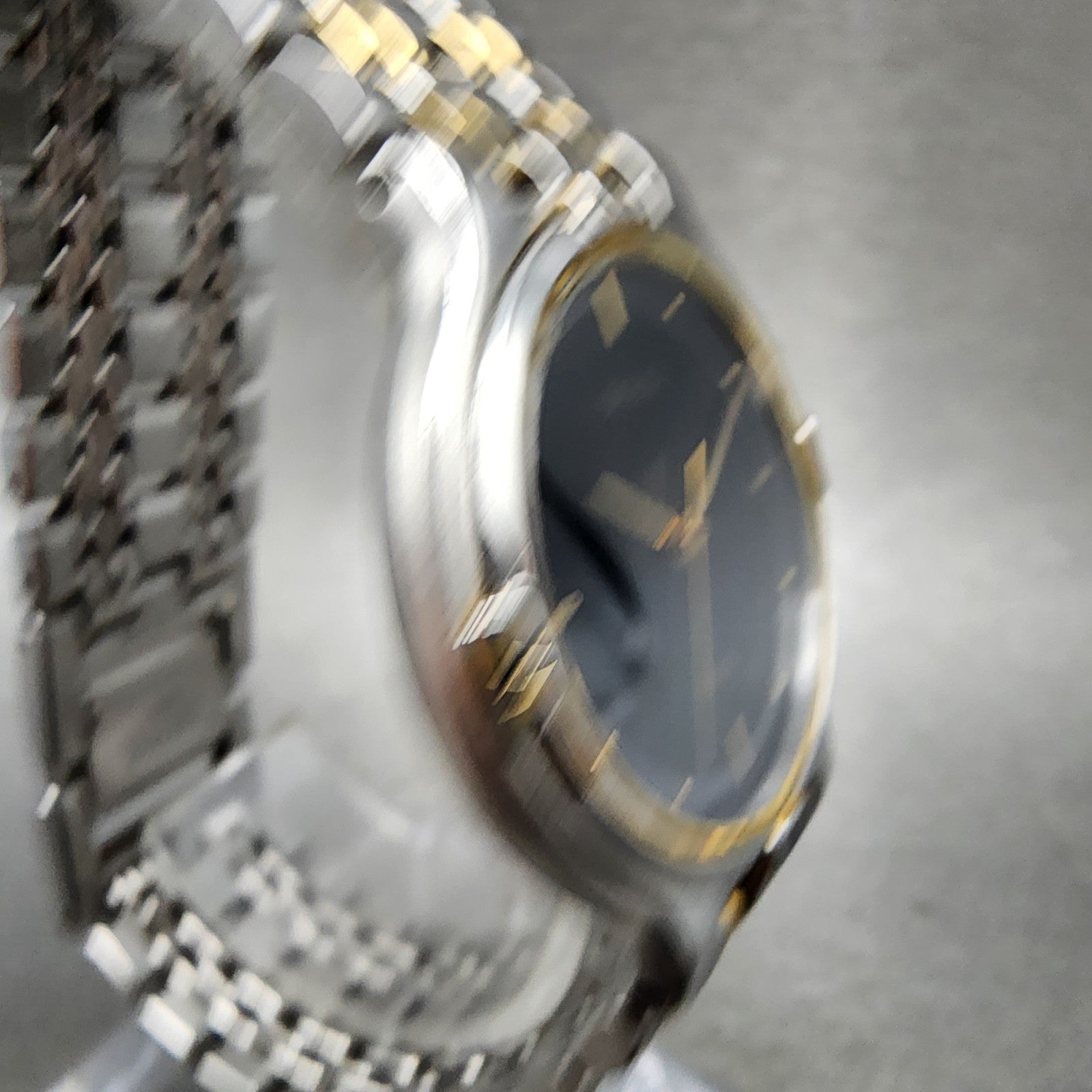 Seiko Dolce Watch Women 31mm Black Dial Two Tone Round 5e316000 New Battery3
