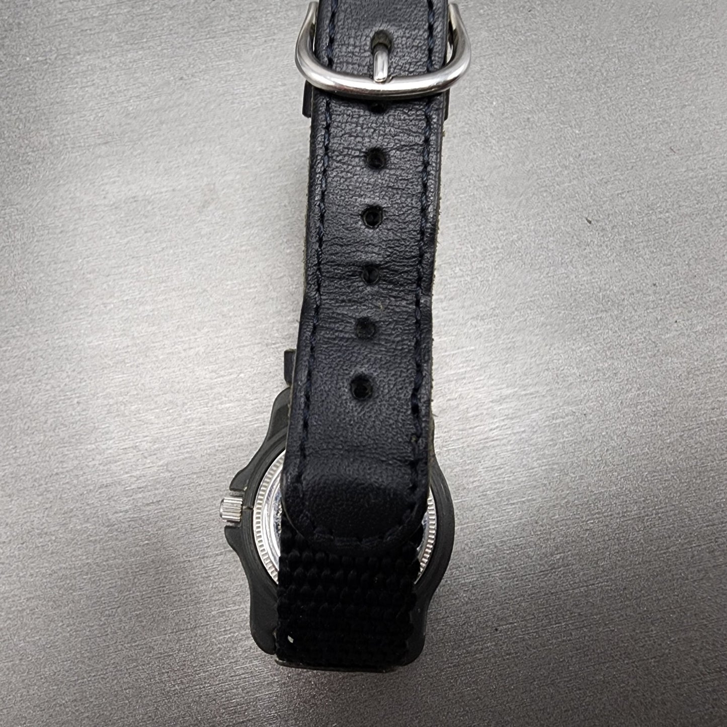 Vistorinox Swiss Army Watch Women 33mm White Dial Black Tone Date READ!! New Bat7