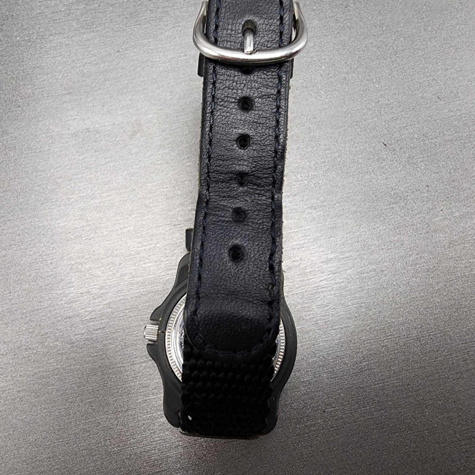 Vistorinox Swiss Army Watch Women 33mm White Dial Black Tone Date READ!! New Bat7