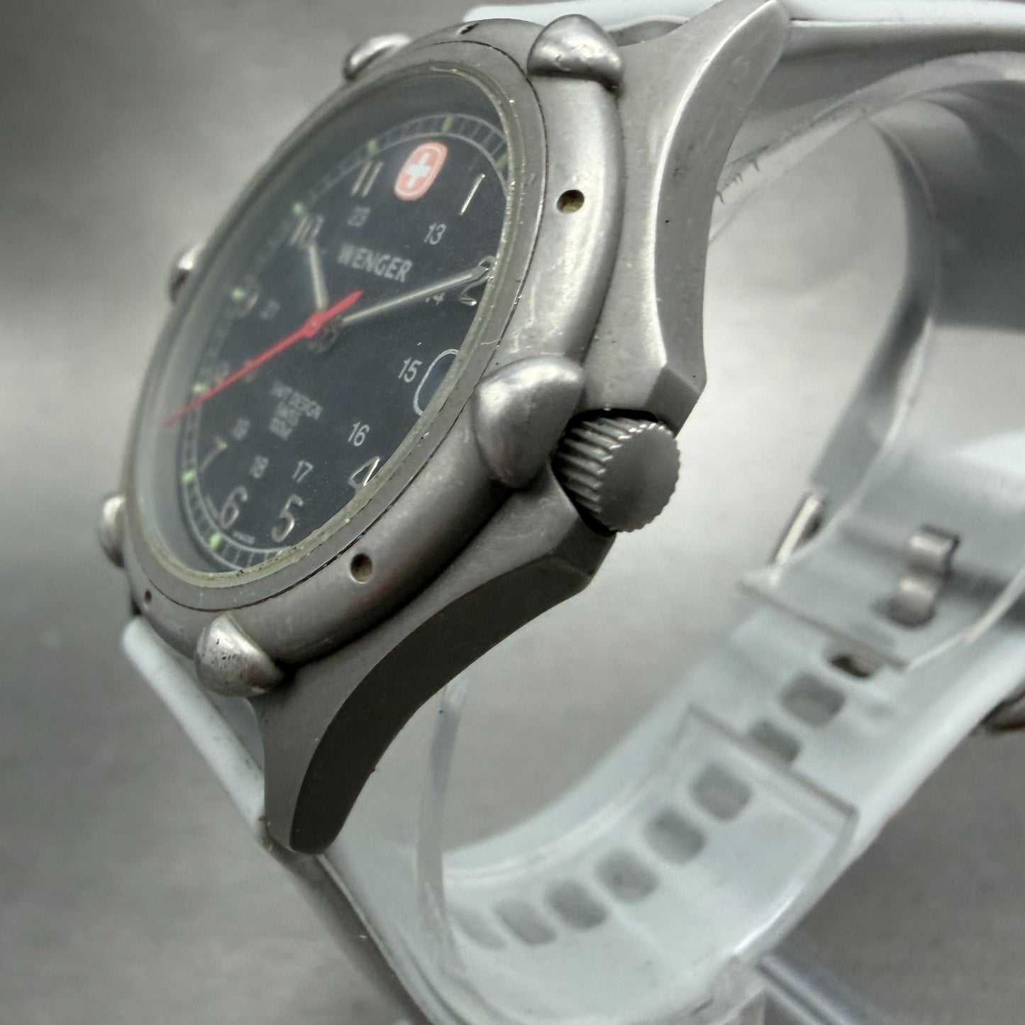 Wenger SMT Watch Men 35mm Black Dial Steel Date Round 095.0695 New Battery2