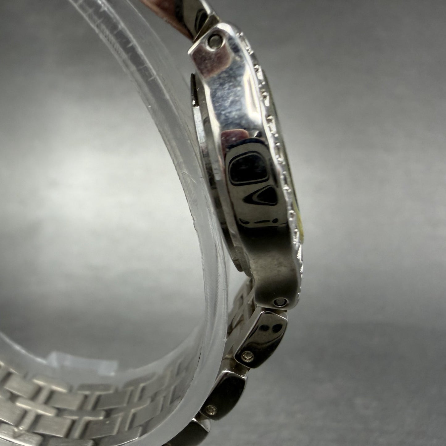 Elgin Watch Women 21mm MOP Dial Two Tone Round Bracelet VC11 New Battery3