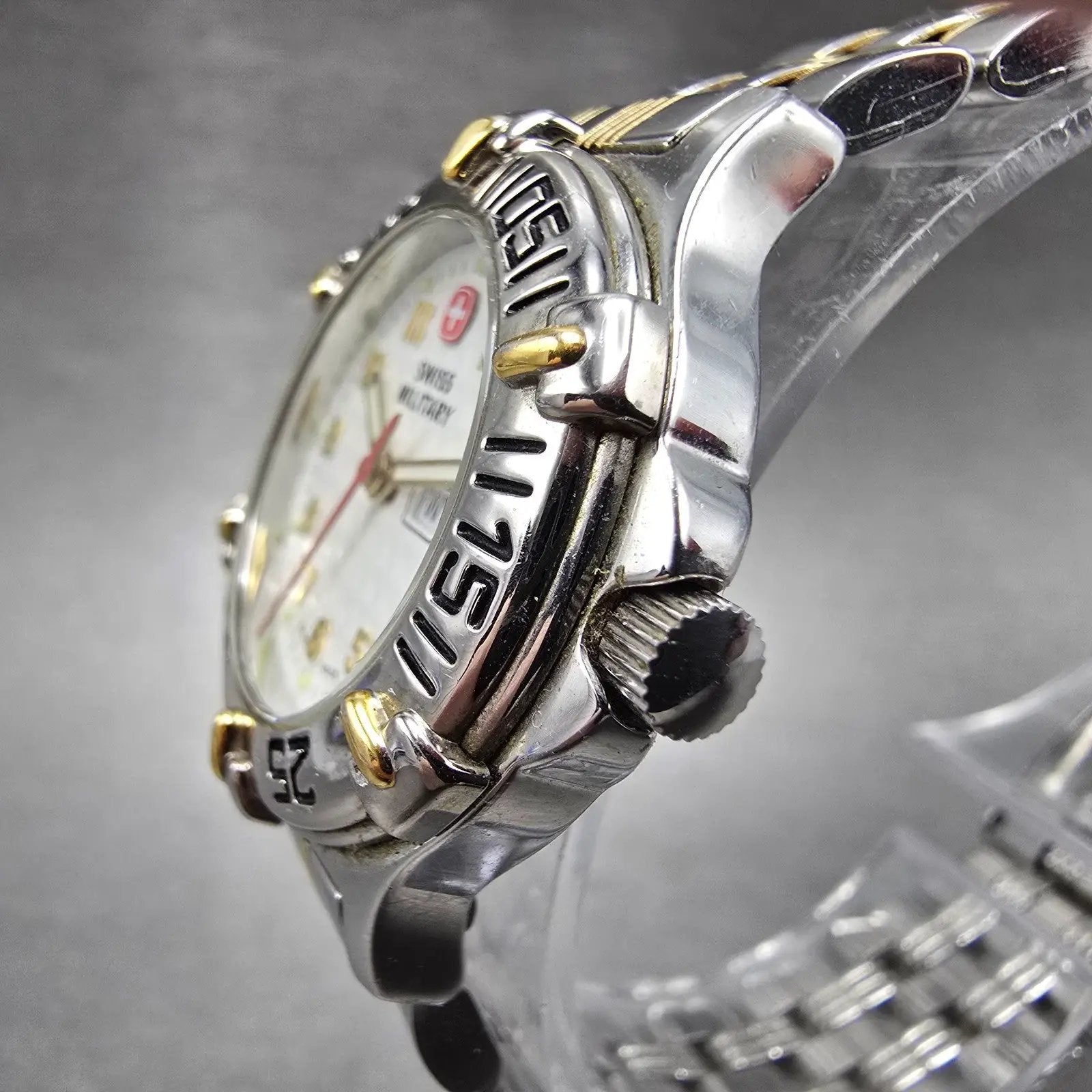 Wenger Swiss Military Watch Women 29mm White Dial Two Tone Daydate Round NewBatL2