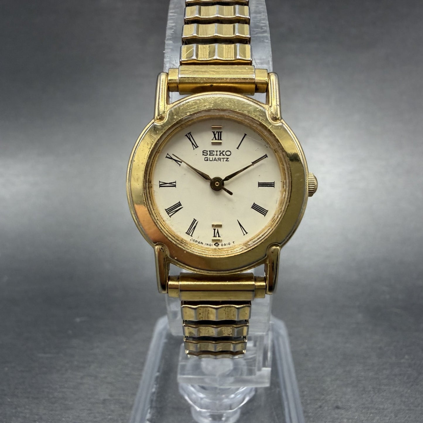 Seiko Watch Women 22mm White Dial Gold Tone Round 1N01-0A19 New Battery0
