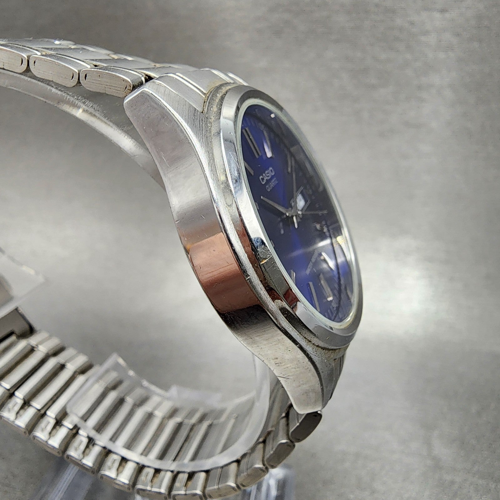 Casio Watch Men 37mm Blue Dial Silver Tone Daydate MTP1239DJ New Battery3