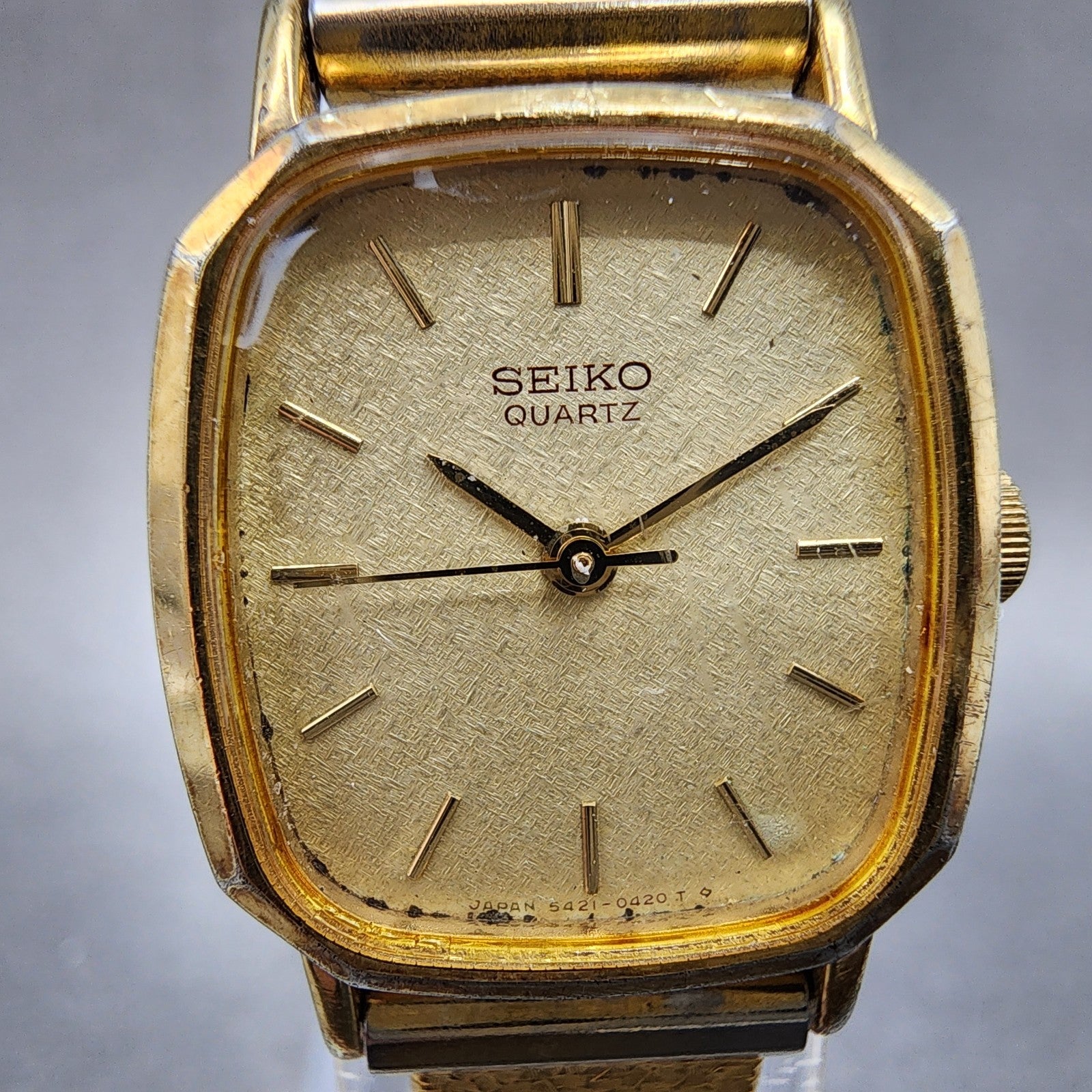 Seiko Watch Women 20mm Champagne Dial Gold Tone 54215180 New Battery1