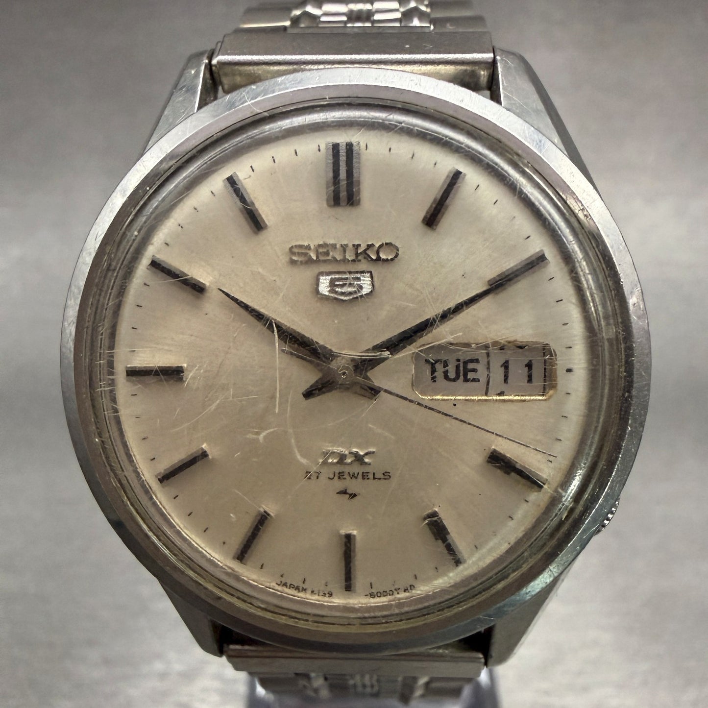 Seiko 5 Watch Men 37mm Silver Dial Silver Tone Daydate Round 5139-8000 Runs1