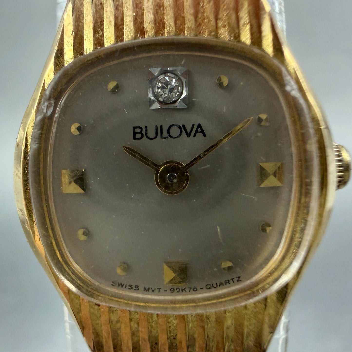 Bulova Watch Women 16mm Silver Dial Gold Tone Round 92K76 New Battery Vintage1