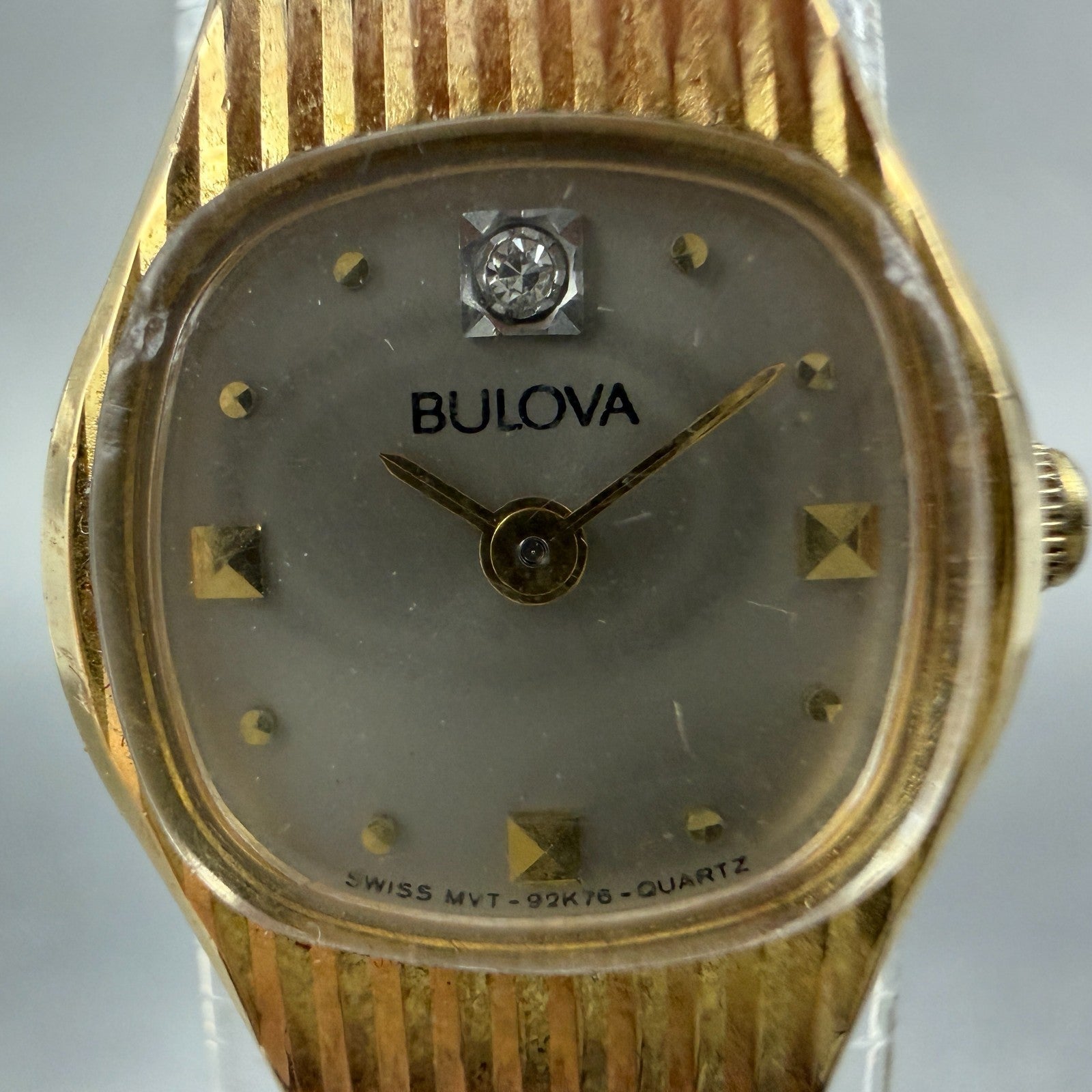 Bulova Watch Women 16mm Silver Dial Gold Tone Round 92K76 New Battery Vintage1