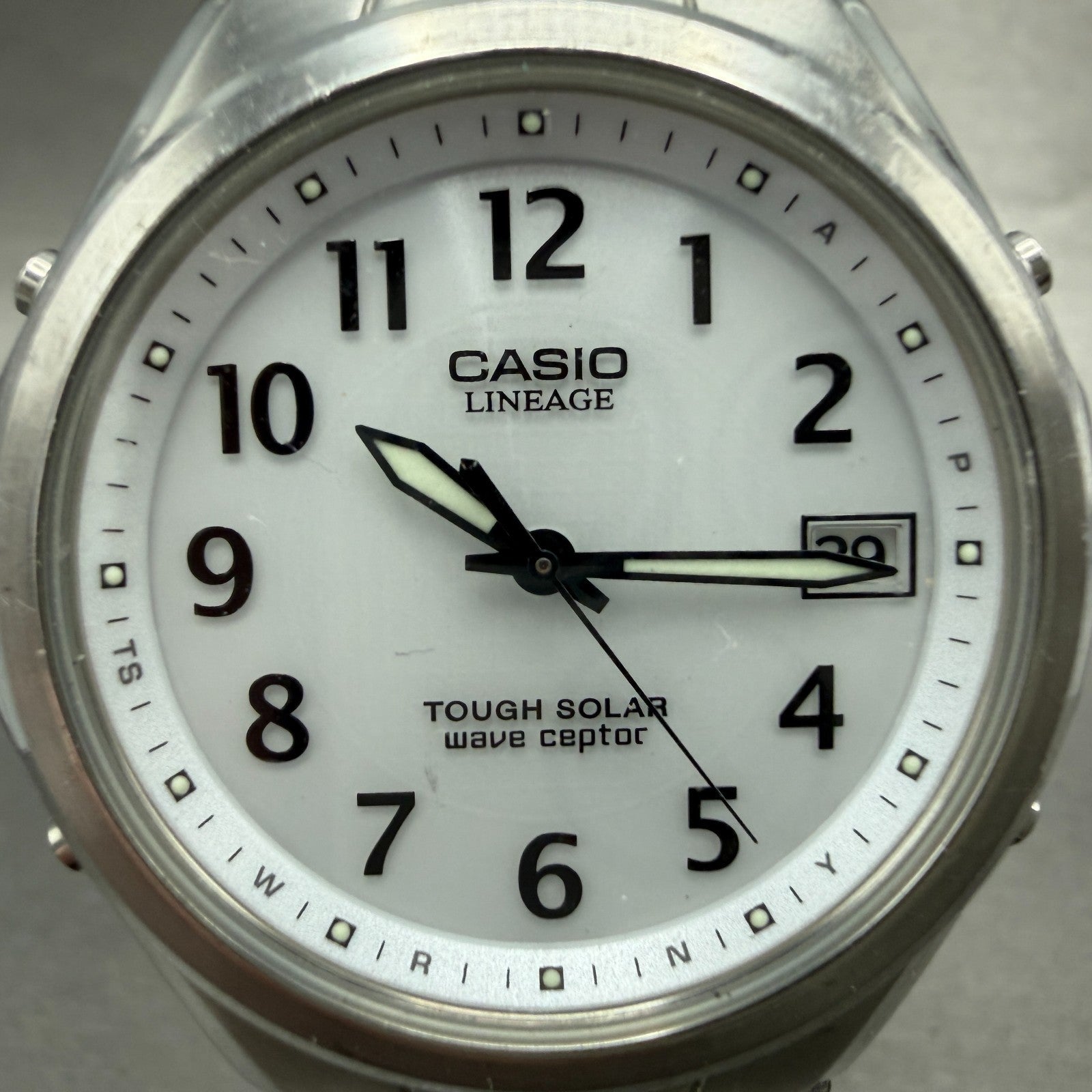 Casio Lineage Watch Men 38mm White Dial Silver Tone Date Solar LIW-120 Runs1