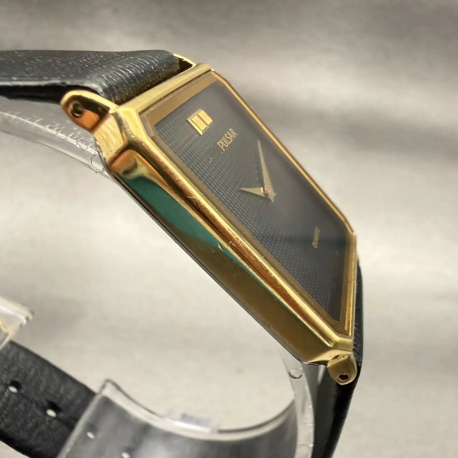Seiko Pulsar Watch Men 25mm Black Dial Gold Tone Rectangle V800-5000 New Battery3