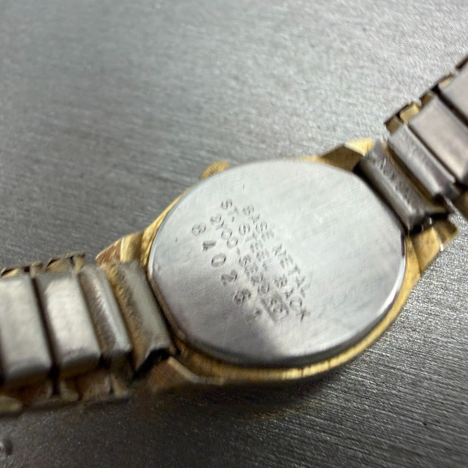 Seiko Watch Women 17mm Champagne Dial Gold Tone Oval 2Y00-5E29 New Battery VTG10