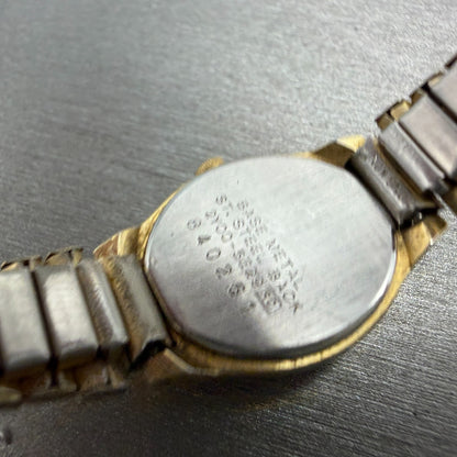 Seiko Watch Women 17mm Champagne Dial Gold Tone Oval 2Y00-5E29 New Battery VTG10