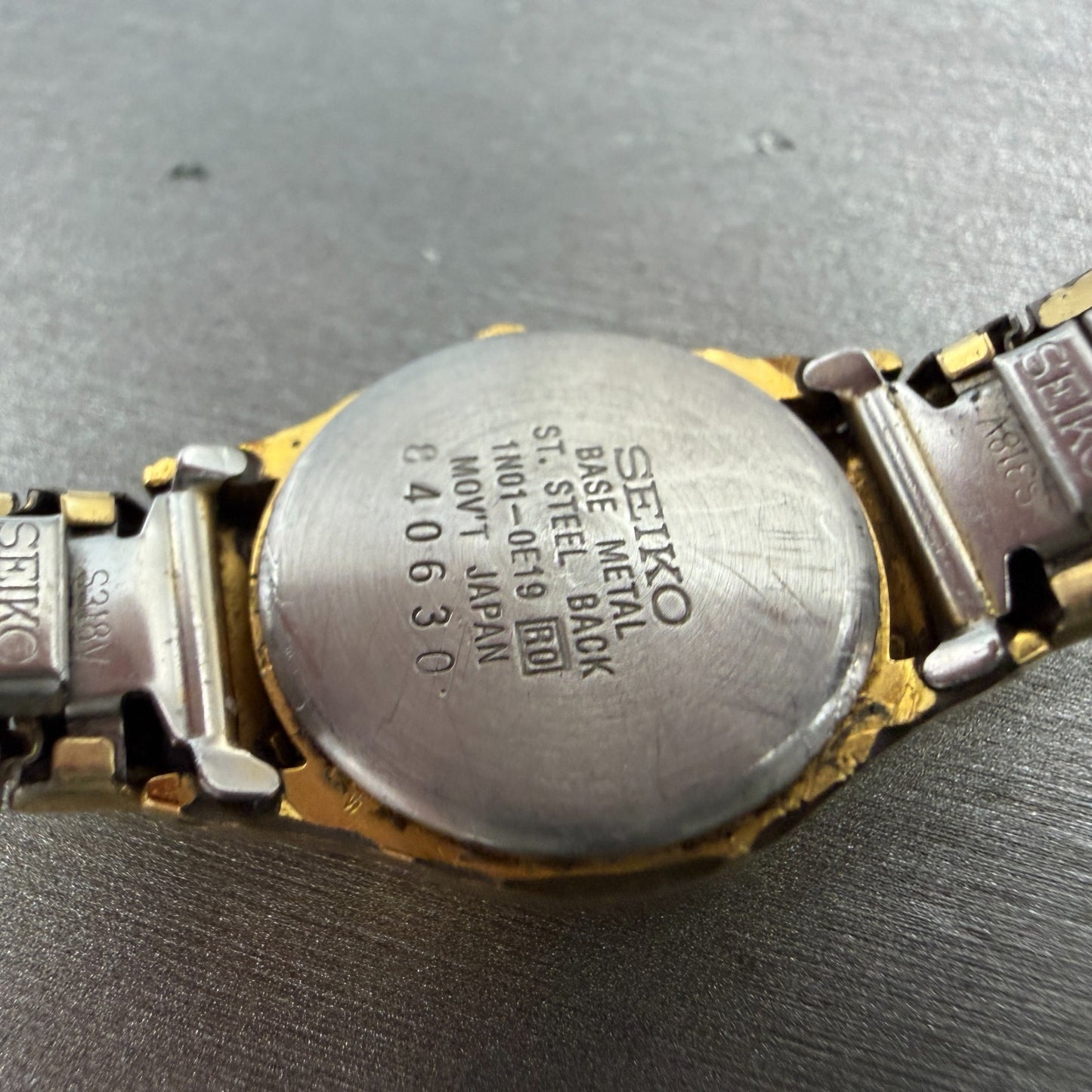 Seiko Watch Women 20mm Champagne Dial Gold Tone Round 1N01-0E19 New Battery VTG9