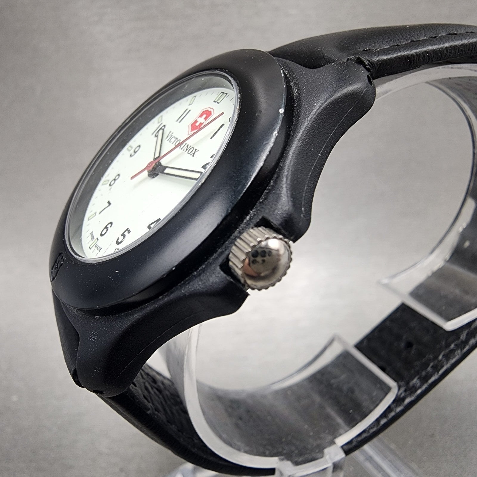 Victorinox  Swiss Army Watch Men 37mm White Dial Black Tone Date Round New Batt2