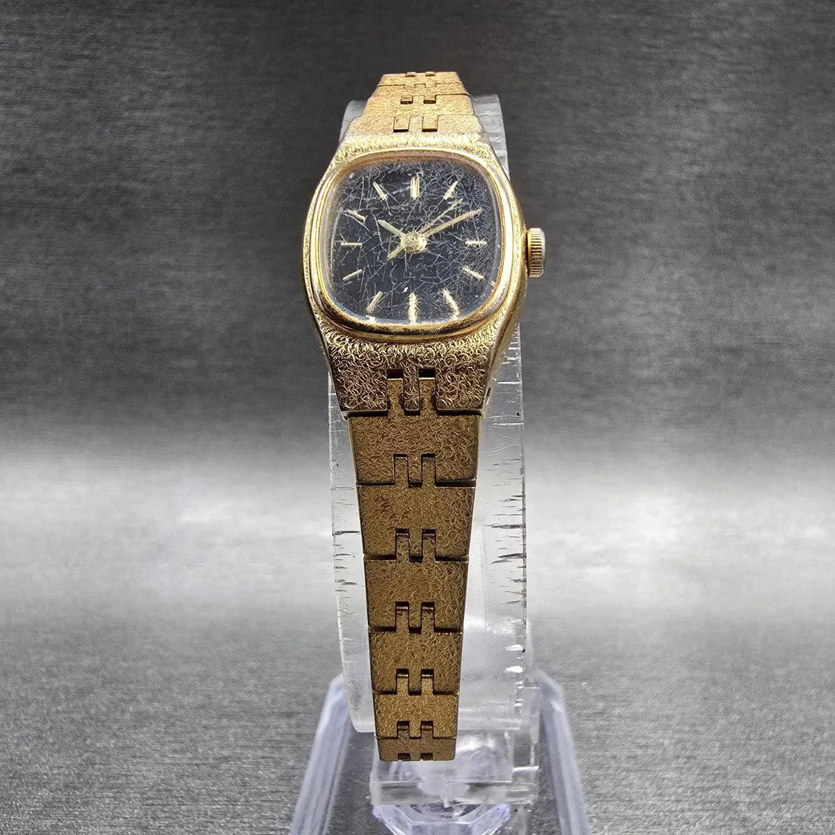 Seiko Watch Women 16mm Black Dial Gold Tone Oval 7321-5399 New Battery Vintage 55