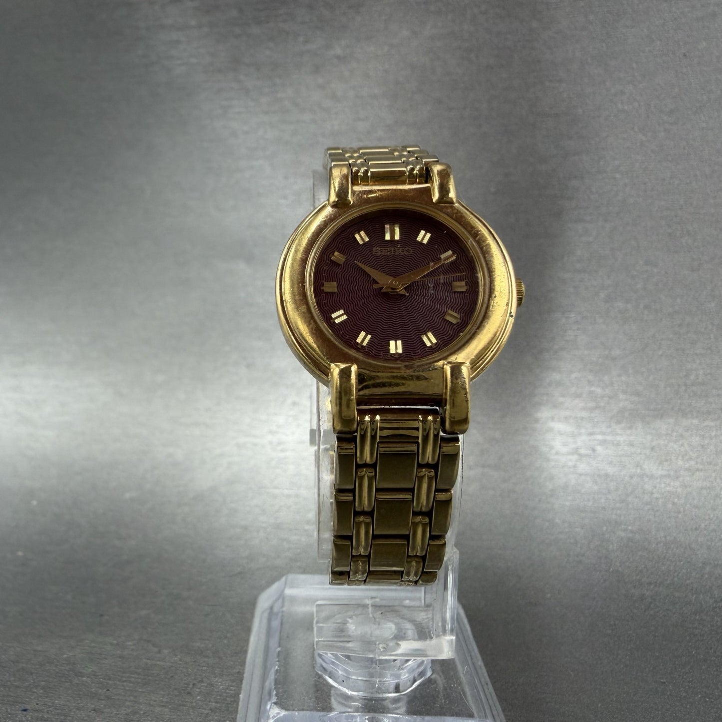 Seiko Watch Women 24mm Red Dial Gold Tone Round Vintage V701-1781 New Battery5