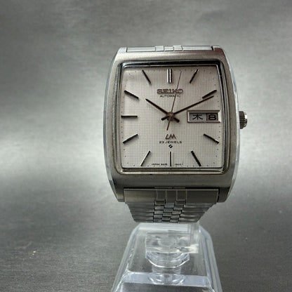 Seiko Lord Matic Watch Men 33mm Silver Dial Steel Daydate READ! 5606-5220 Runs5
