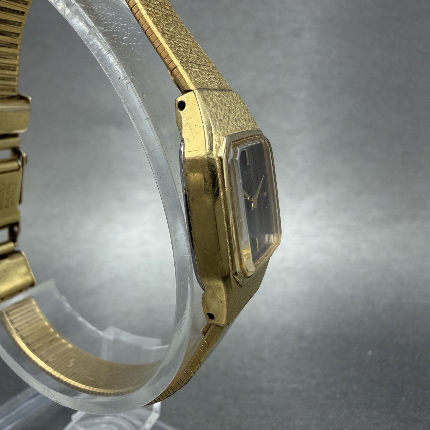 Seiko Watch Women 17mm Brown Dial Gold Tone Rectangle 2C205789 New Battery3