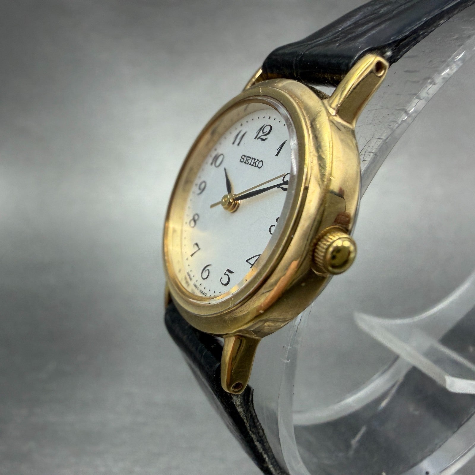 Seiko Watch Women 24mm Silver Dial Gold Tone Round 1N01-HZA0 New Battery2