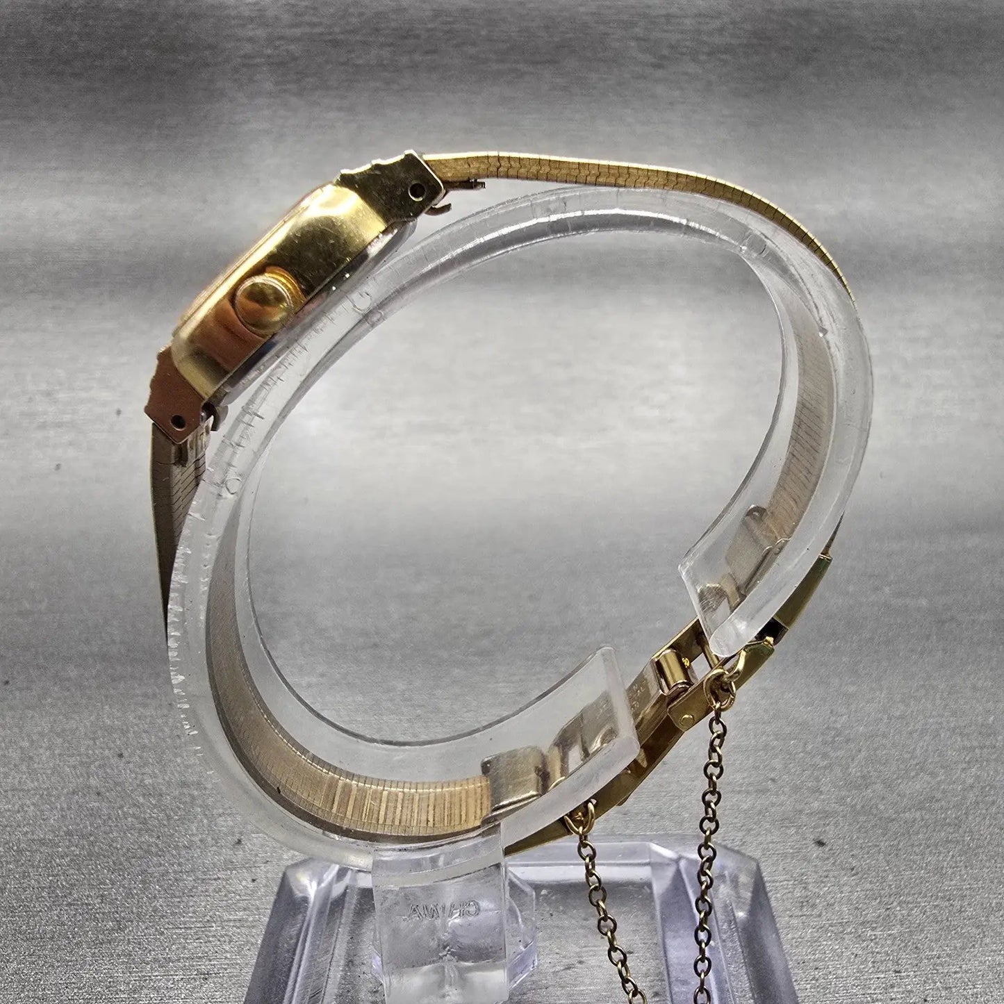 Citizen CQ Watch Women 16mm Black Dial Gold Tone Rectangle 2951-293789 New Batt6