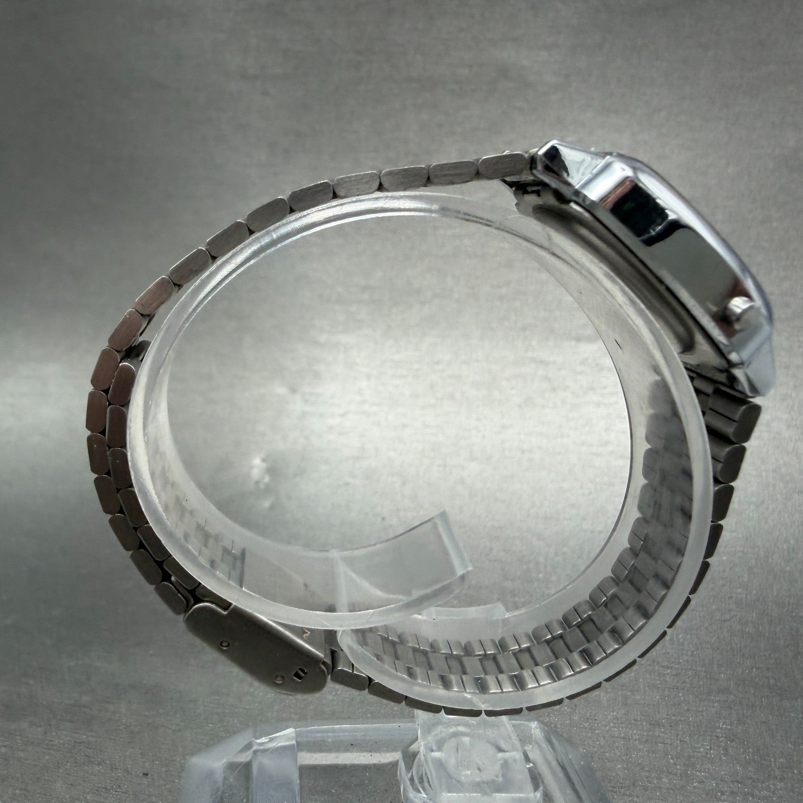 Casio Digital Watch Women 25mm Silver Alarm Chrono Daydate LA670W New Battery8