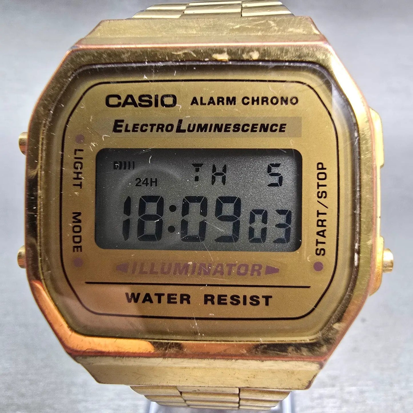Casio A168 Digital Watch Men 35mm Gold Dial Gold Tone Chrono Alarm New Battery1