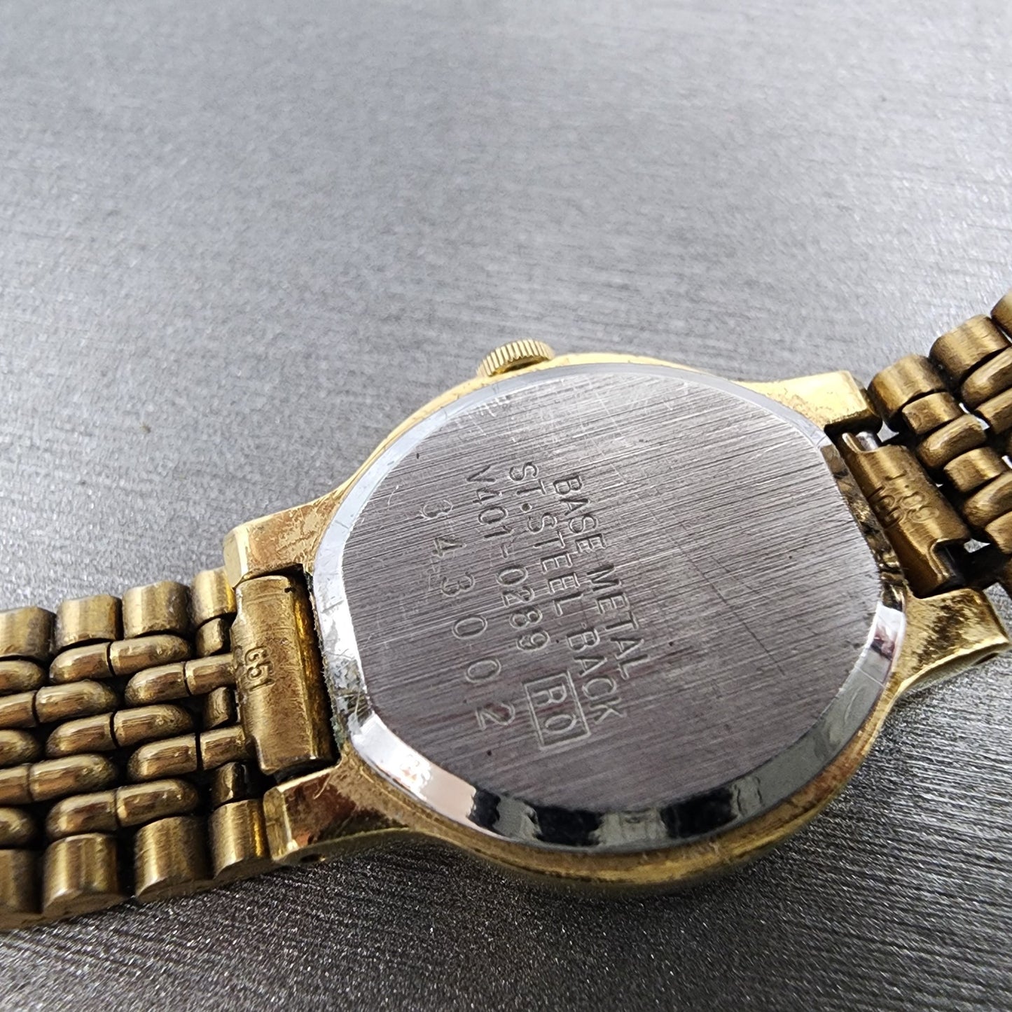 Seiko Watch Women 19mm White Dial Gold Tone Round V4010289 New Battery9