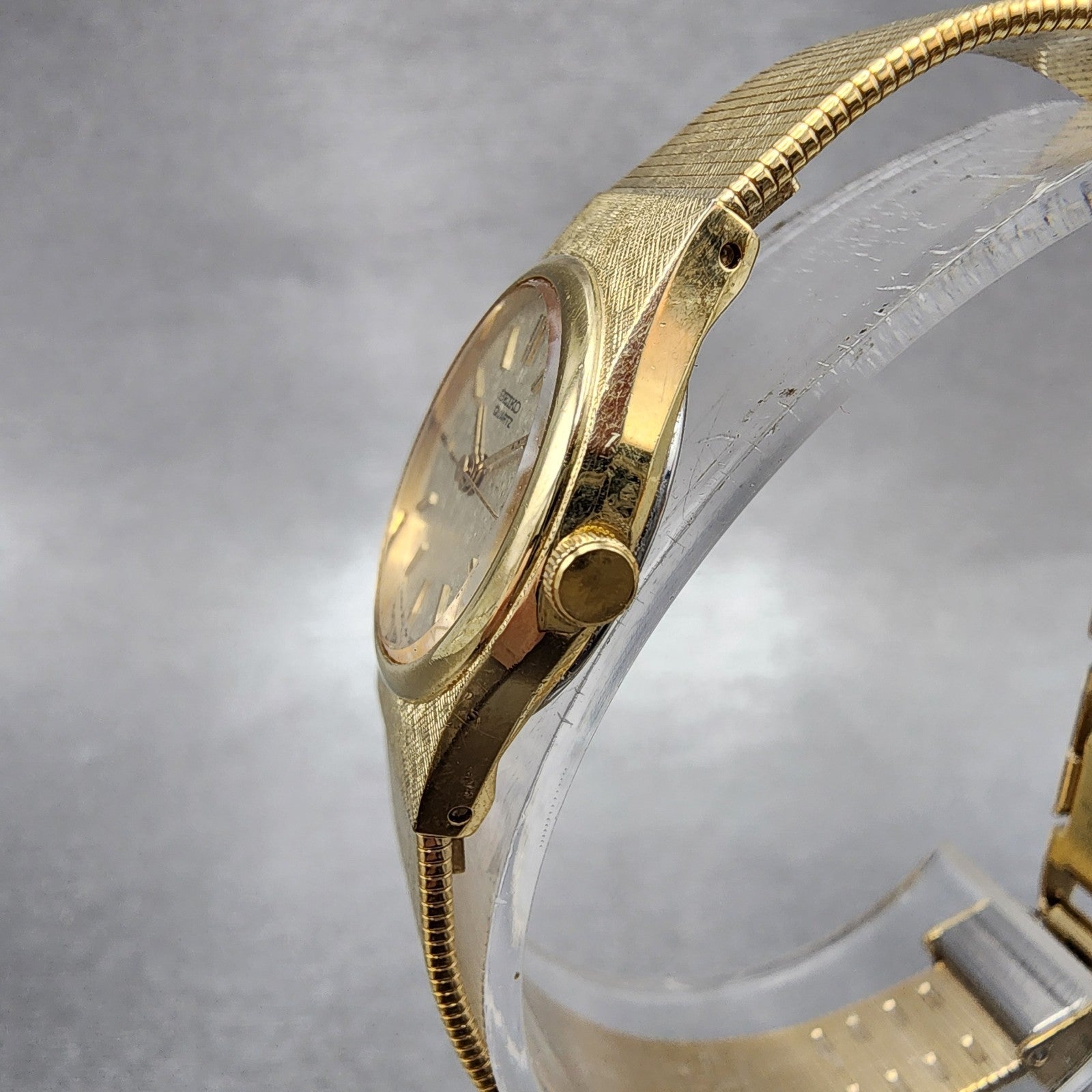 Seiko Watch Women 20mm Champagne Dial Gold Tone Round 2c210010 New Battery2