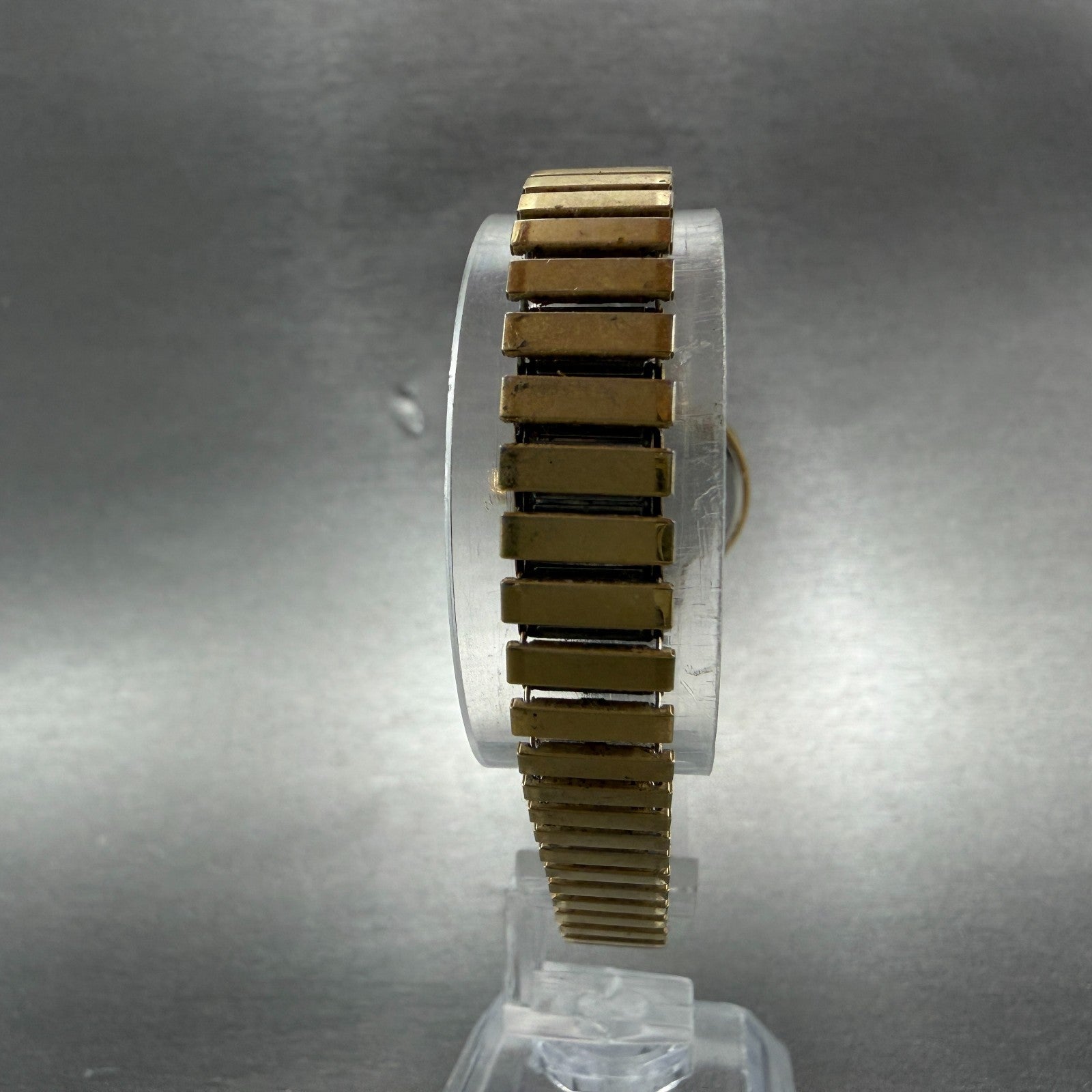 Seiko Watch Women 26mm White Dial Gold Tone Round V700-6091 New Battery Vintage7