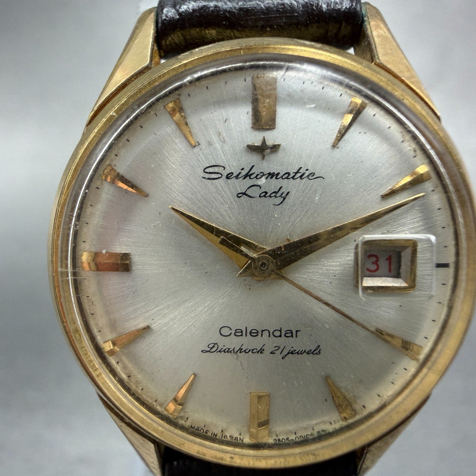 Seiko SeikoMatic Lady Watch Women 23mm Silver Dial Gold Tone Date Runs Vintage1