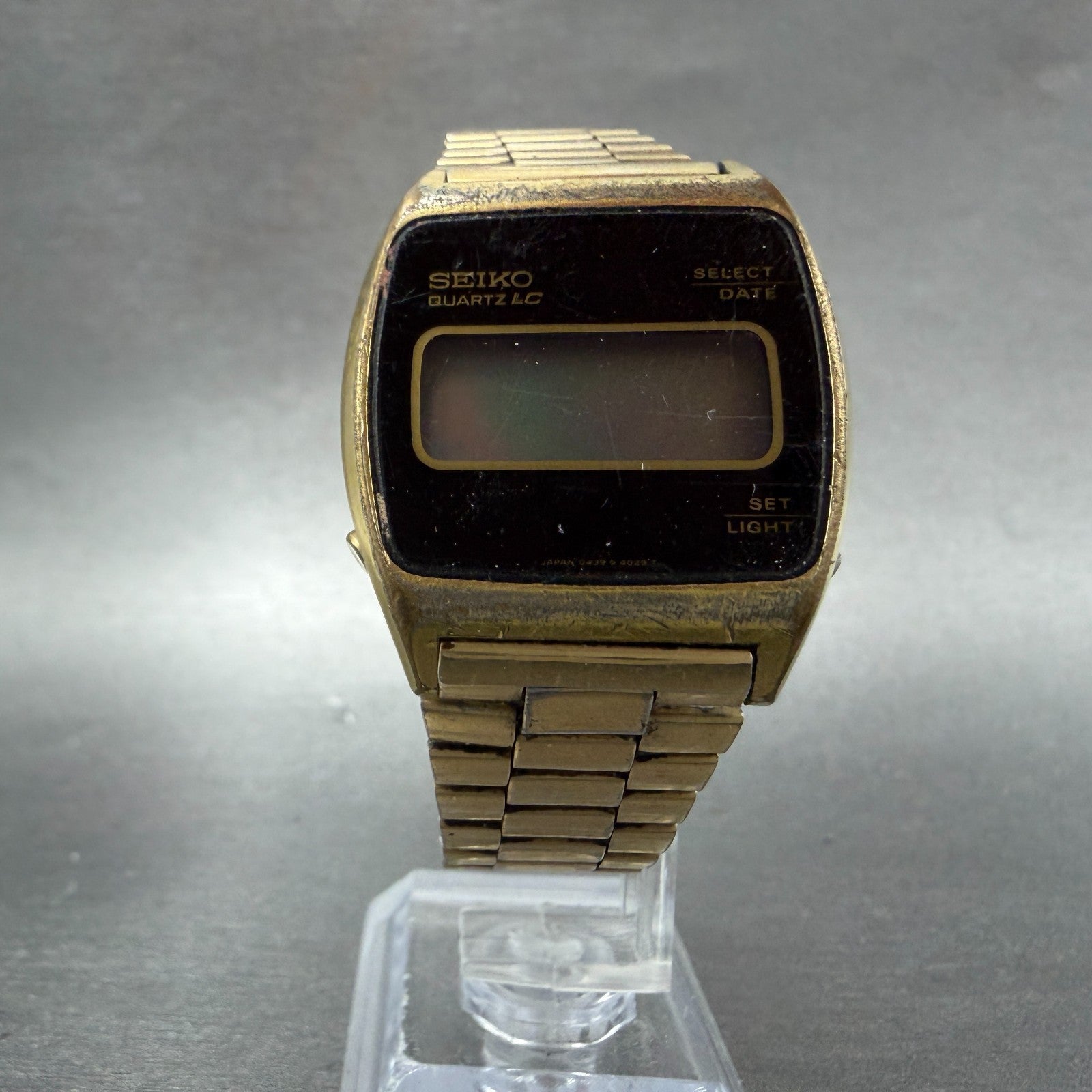 Seiko Digital Watch Men 33mm LCD Gold Tone Date  Rectangle 0439-4029 PARTS6