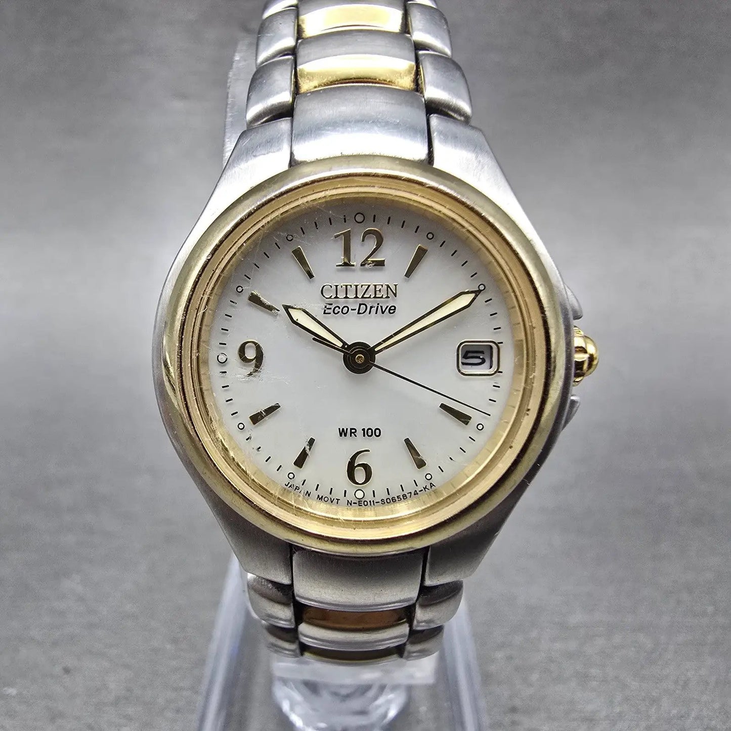 Citizen Eco-Drive Watch Women 25mm White Dial Two Tone Date E011-S039967 Runs0